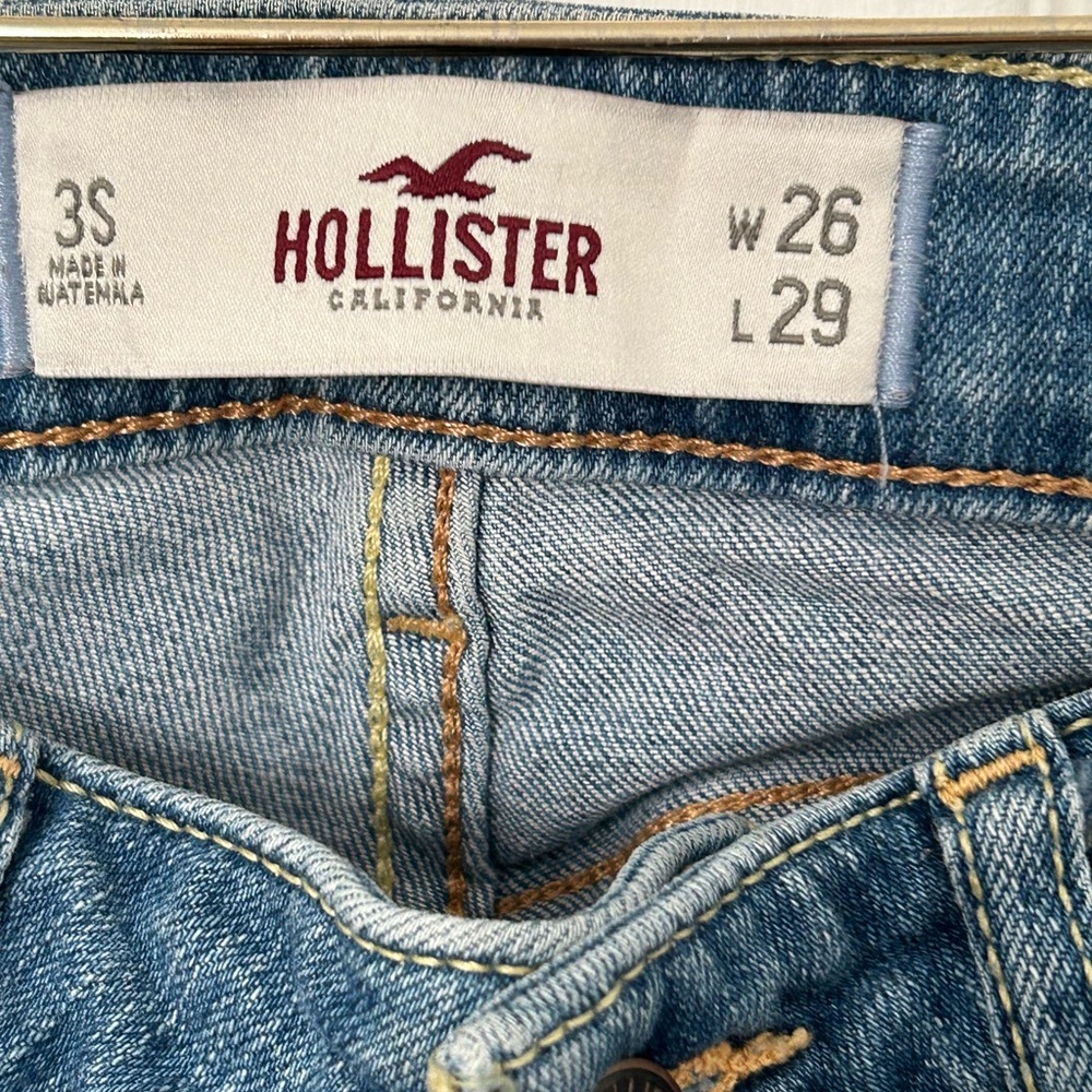 Hollister Medium Wash Ripped Skinny Jeans - Picture 4 of 7